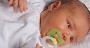 Запор у немовляти: що робити